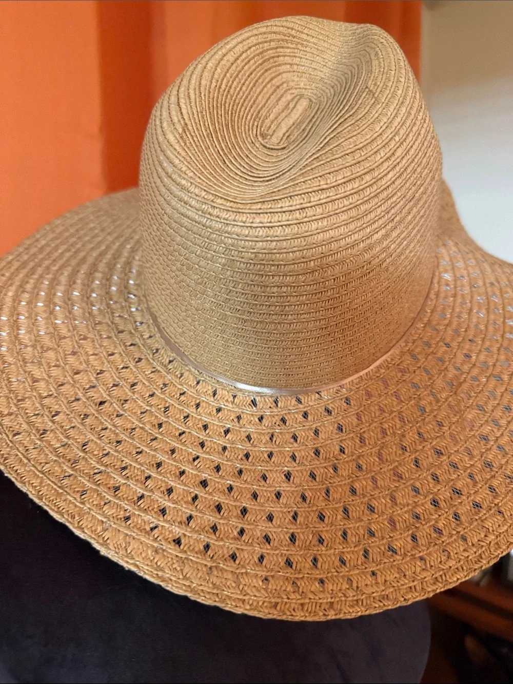Halogen Tan Straw Sun Hat with Subtle Metallic Band